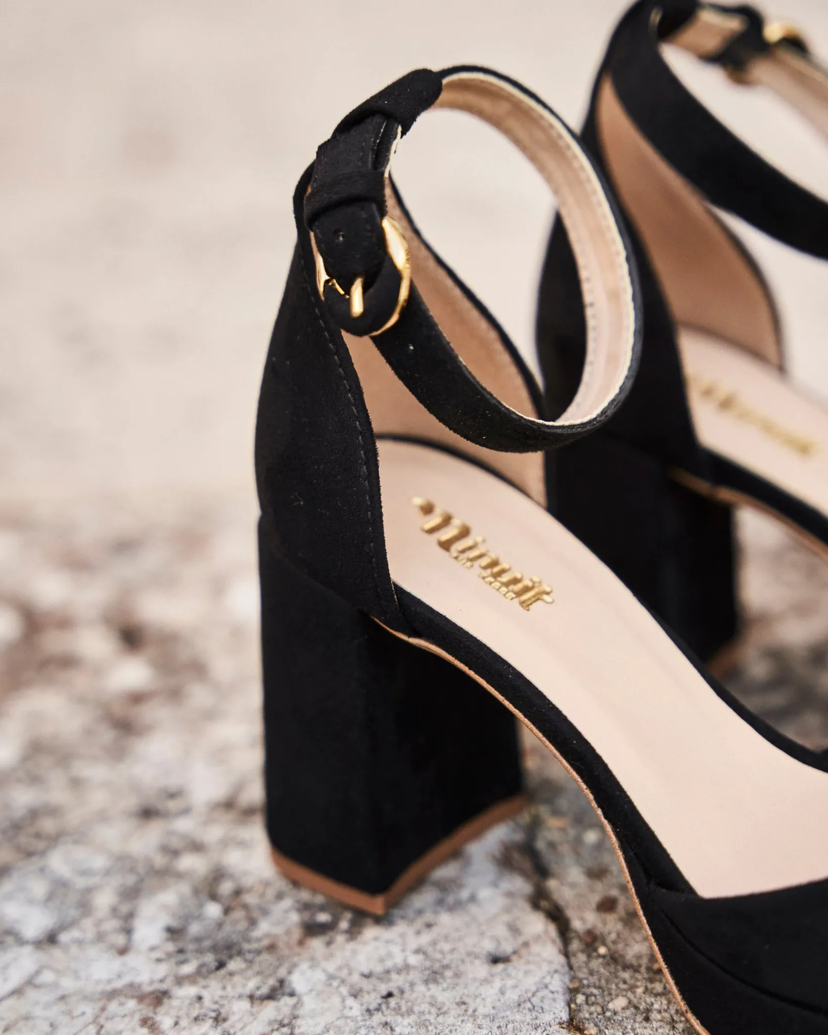 Minuit sur Terre Pumps & Babies<Soupir Noir