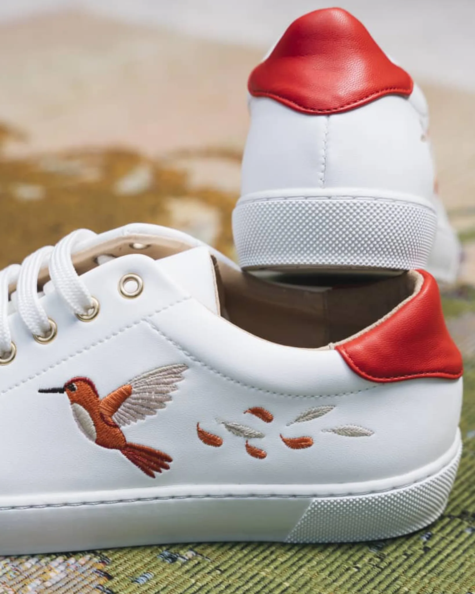 Minuit sur Terre Sneakers<Virevolte Colibri Rouge