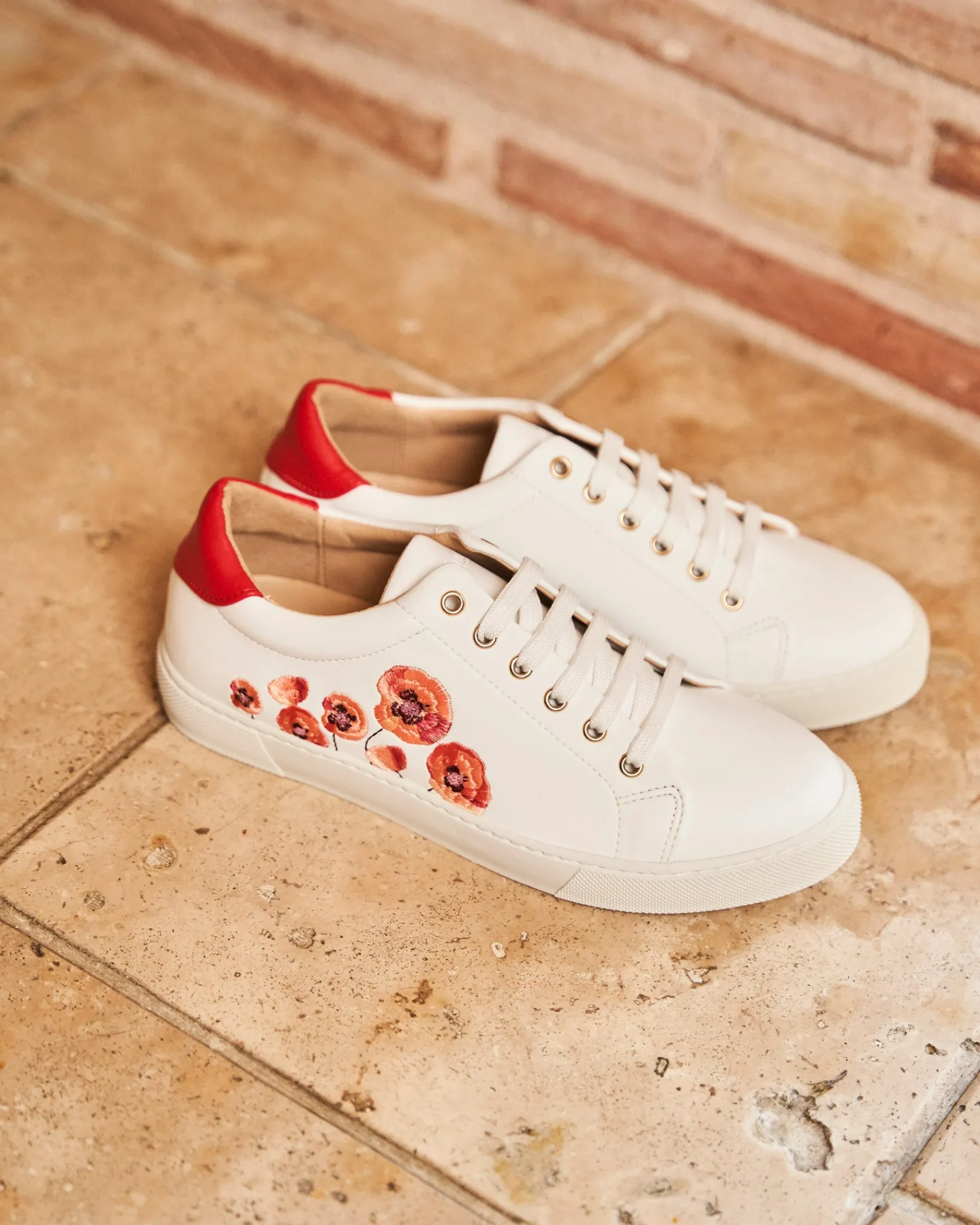 Minuit sur Terre Sneakers<Virevolte Fleurs Rouges