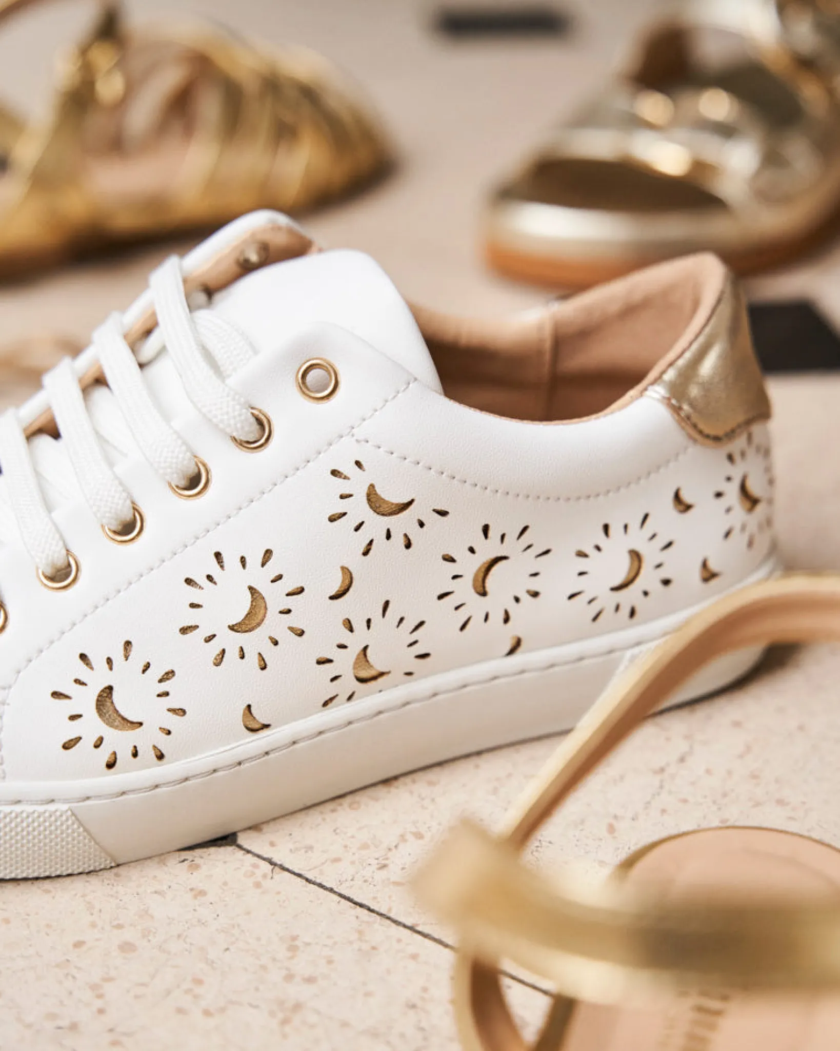 Minuit sur Terre Sneakers<Virevolte Lunes Or
