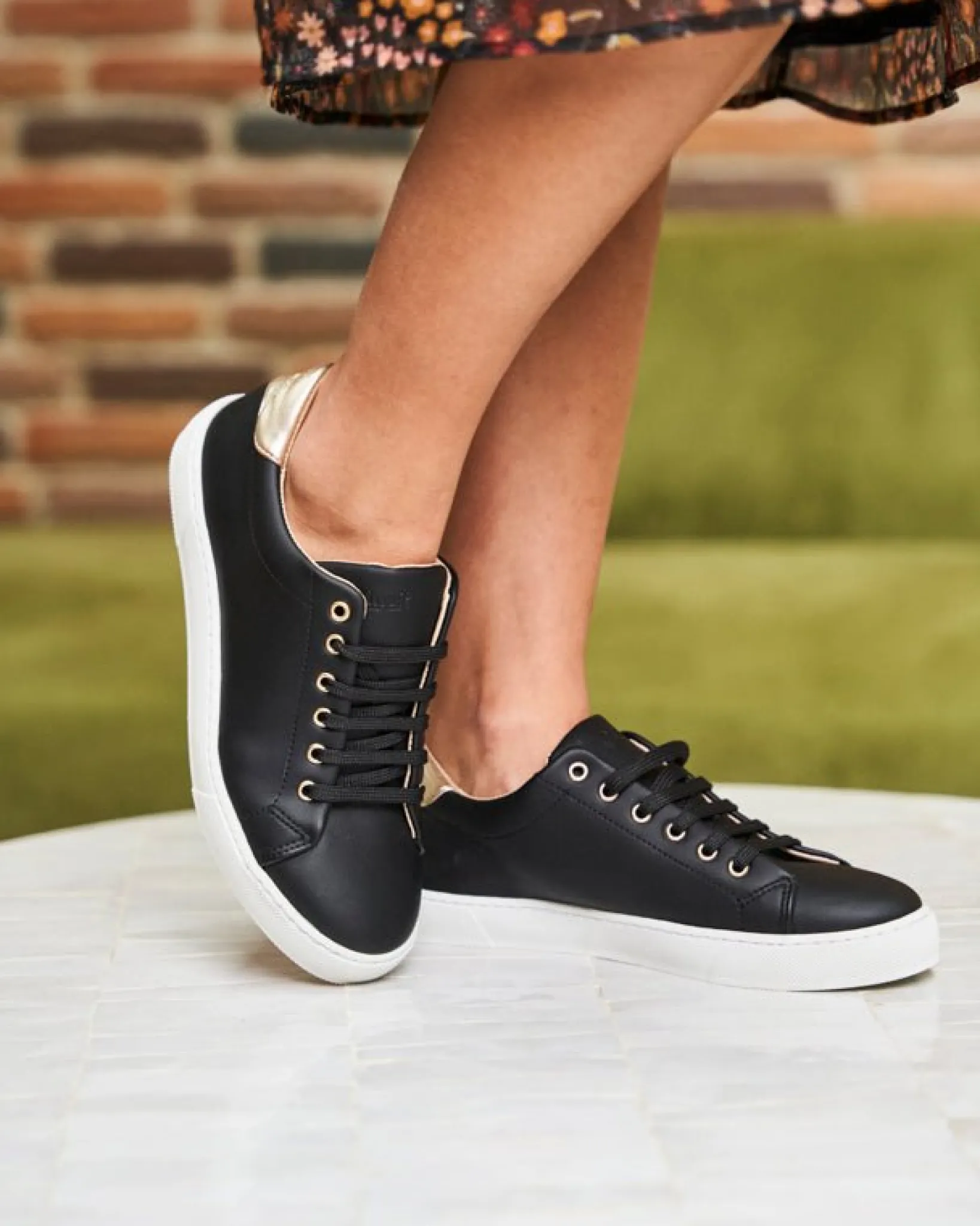 Minuit sur Terre Sneakers<Virevolte Noir