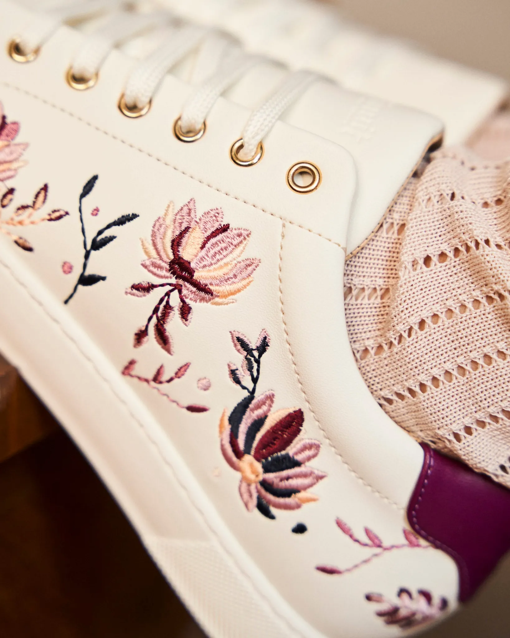 Minuit sur Terre Sneakers<Virevolte Pivoines