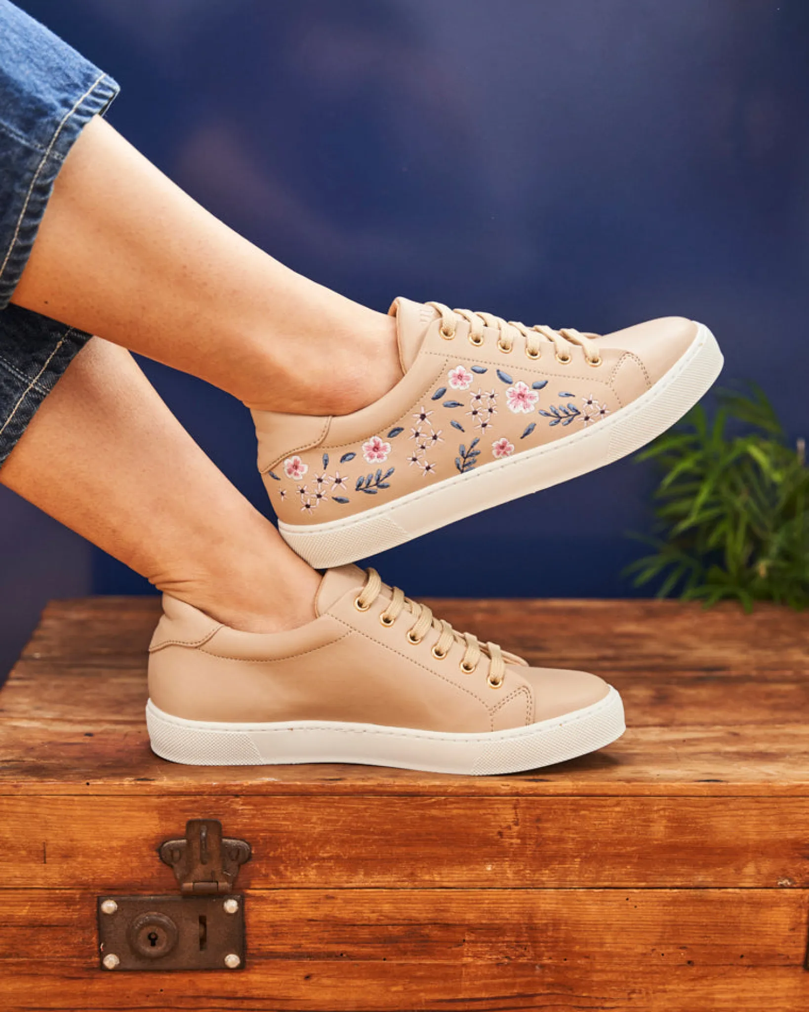 Minuit sur Terre Sneakers<Virevolte Primevère Dune